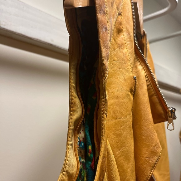 Desigual Spain Faux Tan Leather Jacket/ convertible vest in tan; great lining - Picture 16 of 16